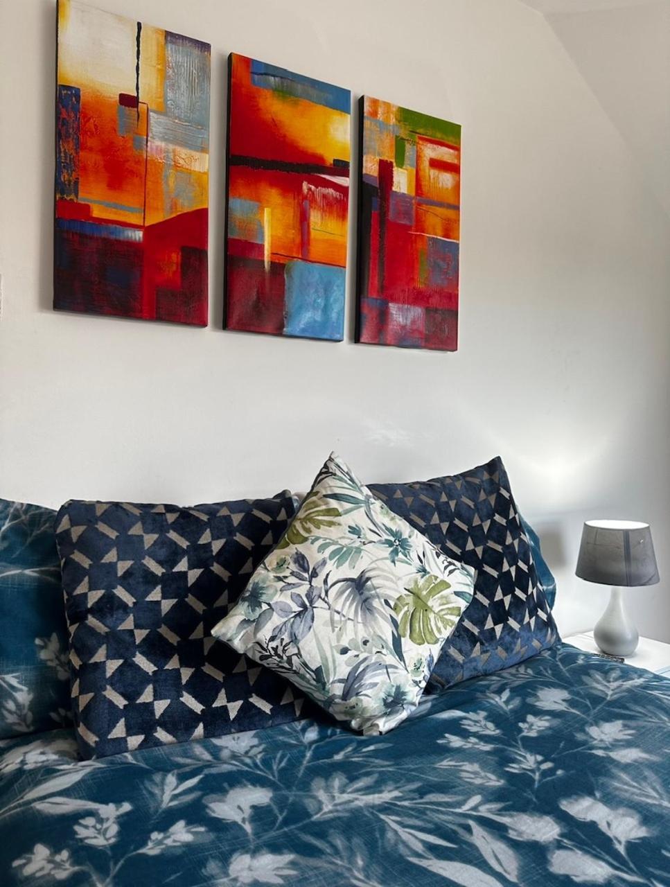 3-Bedroom Flat In The City Centre Next To The River Ness Inverness Eksteriør billede