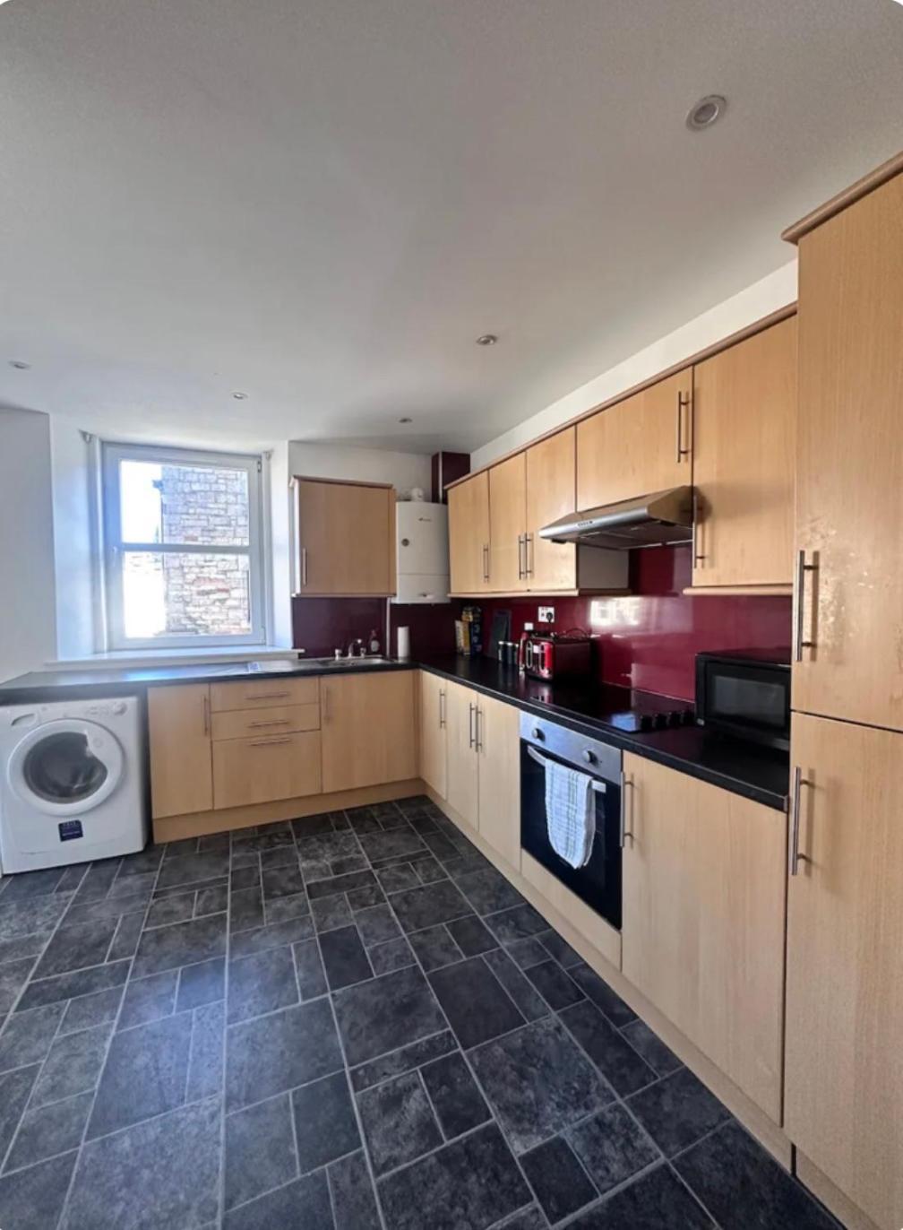 3-Bedroom Flat In The City Centre Next To The River Ness Inverness Eksteriør billede