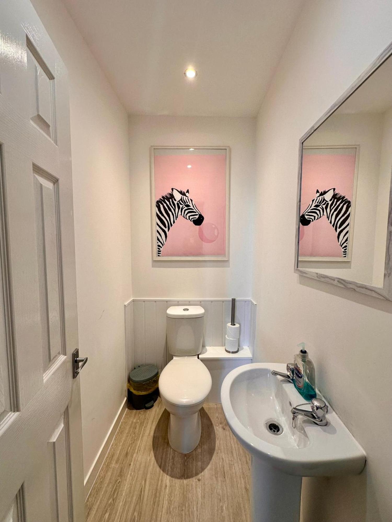3-Bedroom Flat In The City Centre Next To The River Ness Inverness Eksteriør billede